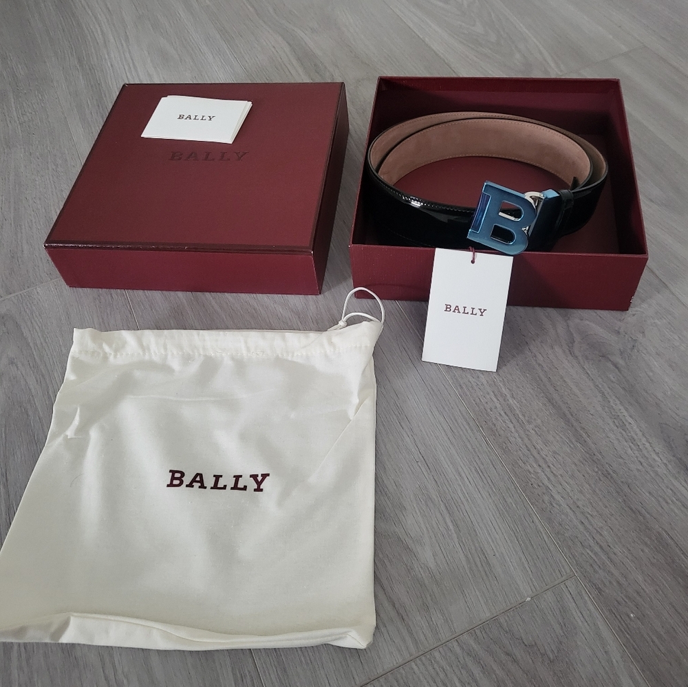 NWT/NIB Bally Black Leather Men's Belt.  110/44 in.